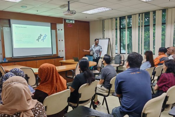 Dr. Balavendrian Anthony delivering a corporate health talk on epigenetics and occupational health to employees at ISO Technologies Sdn. Bhd. in Penang.